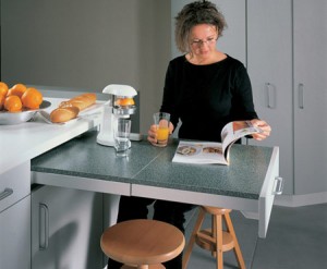 masa 300x247 Hafeleden ergonomik mutfak masaları